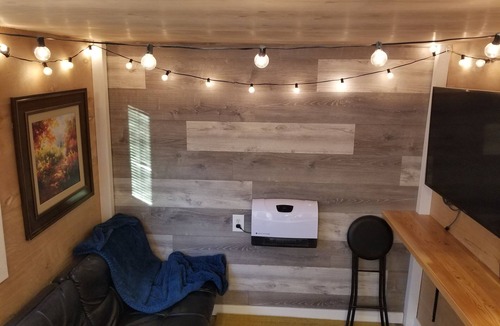 St. Anthony Cottage | Cozy Private Tiny house Dream location.