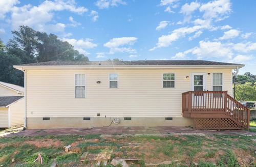 Cary House | Cozy Quiet Downtown Retreat: Walking to Cary Downtown Near WakeMed Cary Hospital