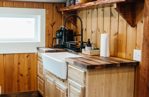 Medicine Hot Springs Cabin | Cozy renovated 3-bedroom cabin in lovely North Fork IDAHOME