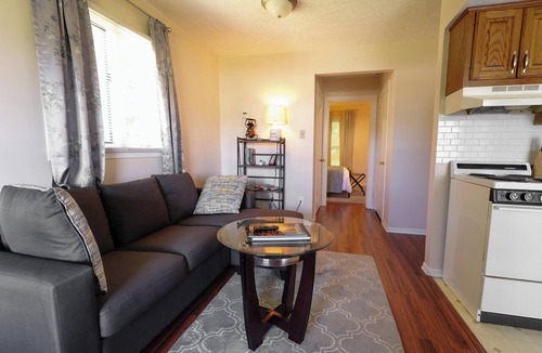 Elizabethtown Apartment | Cozy Retreat · Full Kitchen · Etown, Ford, & Ft Knox