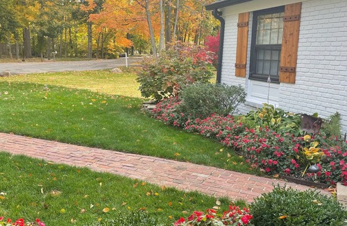 Fishers House | Cozy Retreat in safe area and only minutes from everything.