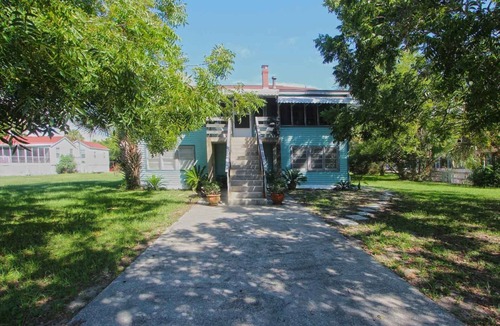 Sullivan's Island House | Cozy, rustic home on Sullivan's Island near beach; great screen porch!