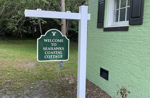 Wilmington Cottage | Cozy Seahawks Coastal Cottage Close to Everything
