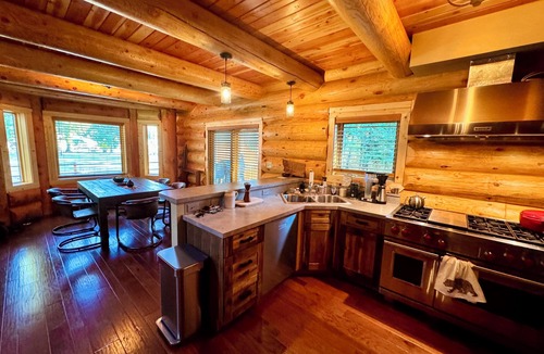 Seeley Lake Cabin | Cozy Seeley Lake Cabin, Sleeps 9, Huge Hot Tub