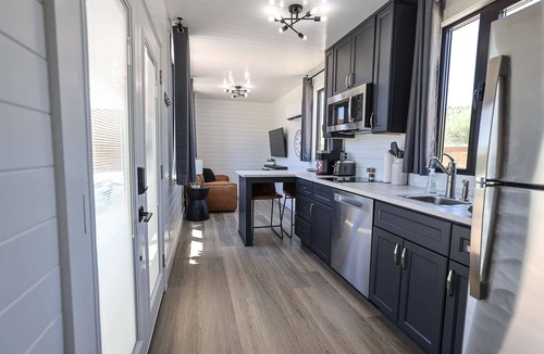 Orderville House | Cozy Single Container Retreat | 25 min to Zion NP
