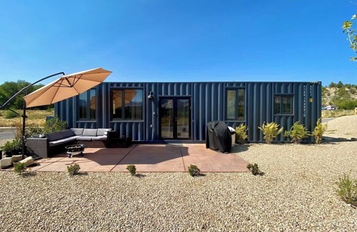 Orderville House | Cozy Single Container Retreat | 25 min to Zion NP