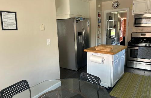 Milford House | Cozy Stays - Budget Friendly - Fast Wifi - Smart Tv