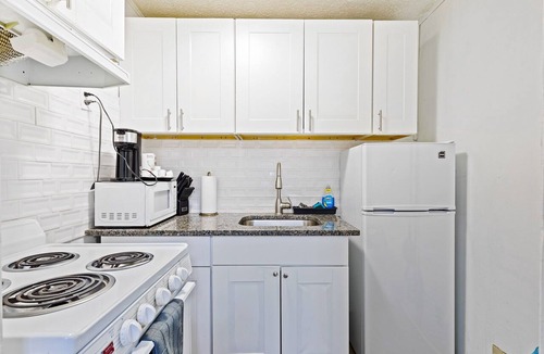 Mapleton/Fall Creek Apartment | Cozy Studio Apartment - Close To It All!