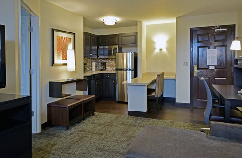 West Chester Condo | Cozy Suite | Daily Breakfast and Indoor Pool