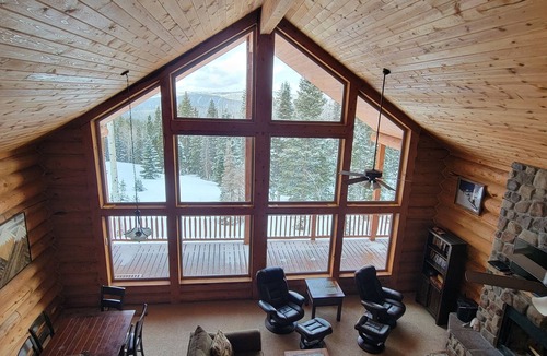 Beaver Cabin | Cozy Summer get away at Eagle Point