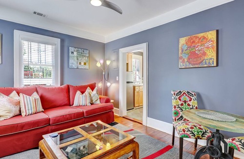 Thomas Square Apartment | Cozy Thomas Square Carriage House