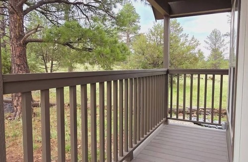Page Cabin | Cozy Tiny Home King Room #19B