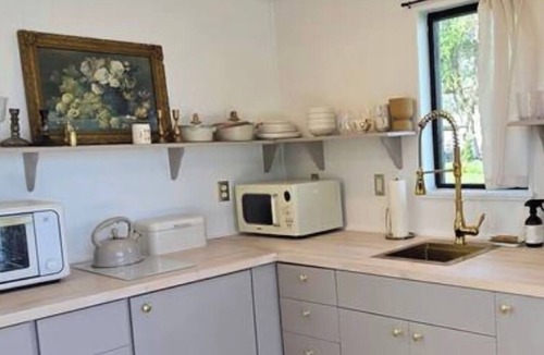 White Bird House | Cozy tiny home, slate creek