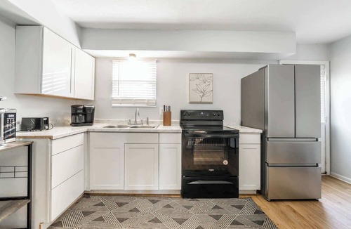 Buechel House | Cozy Townhouse Near Bardstown|Parking|Pet Friendly