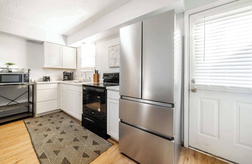Buechel House | Cozy Townhouse Near Bardstown|Parking|Pet Friendly