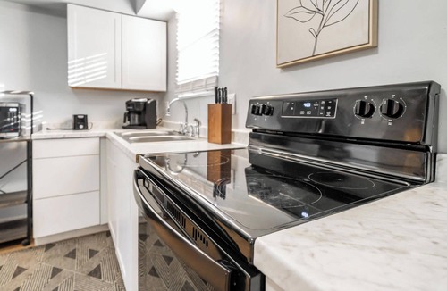 Buechel House | Cozy Townhouse Near Bardstown|Parking|Pet Friendly