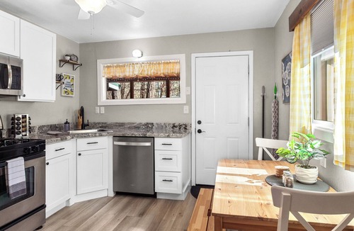 Pinetop-Lakeside Cabin | Cozy updated 2-bedroom cabin in White Mountains