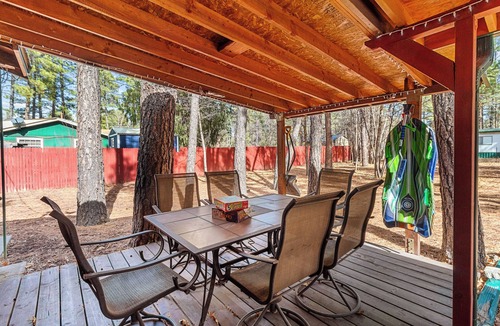 Pinetop-Lakeside Cabin | Cozy updated 2-bedroom cabin in White Mountains