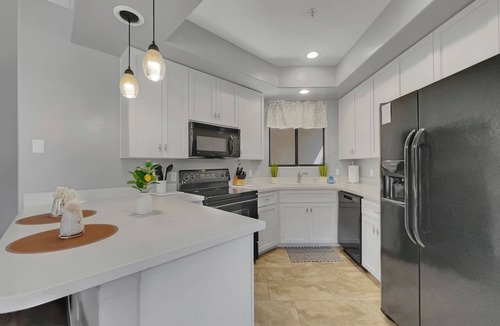 Fox Crossing Condo | Cozy Waterview Retreat in Chandler! Sleeps 3, Come See!