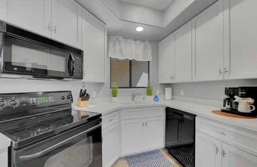 Fox Crossing Condo | Cozy Waterview Retreat in Chandler! Sleeps 3, Come See!
