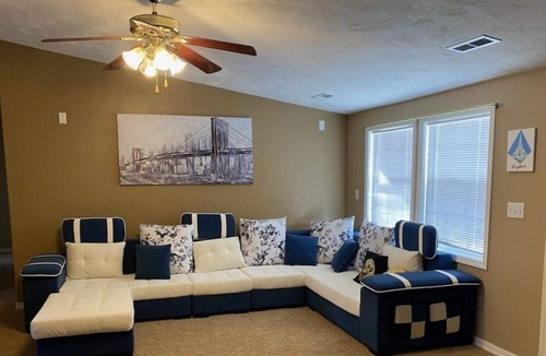 Rexburg House | CozyHome with hot-tub, Byui, Yellowstone, Targhee, Kelly canyon