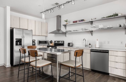 Downtown Indianapolis Apartment | CozySuites 2BD Bottleworks Indianapolis #2