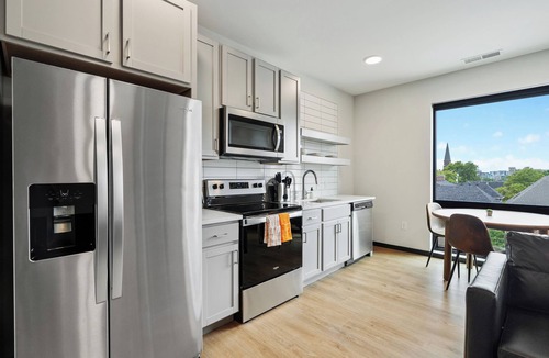 Lockerbie Square Apartment | CozySuites at Block20