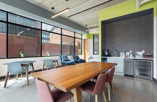 Lockerbie Square Apartment | CozySuites at Block20