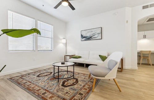Glendale Sports and Entertainment District Apartment | CozySuites Glendale by the stadium with pool 19