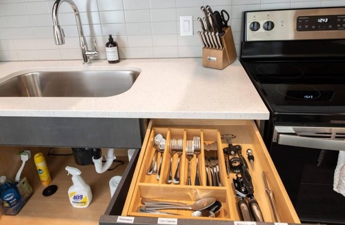 Central Business District Apartment | Cozysuites Luxe 1BR in Downtown Cincinnati