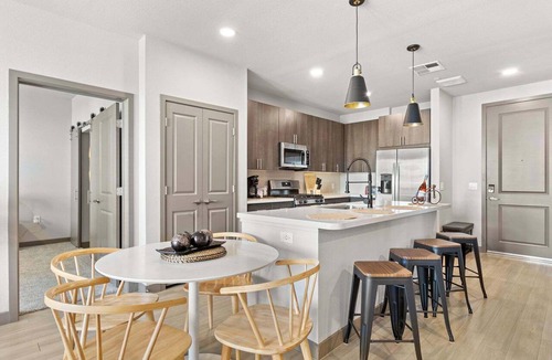 Roosevelt Apartment | Cozysuites PHX RORO Gym, Pool, Pets, Parking! #14