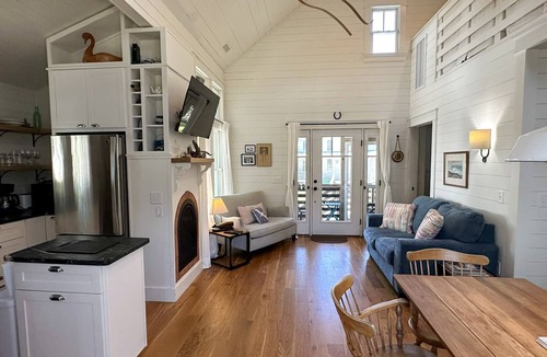 Ocracoke House | CR61: Cedar Tree Cottage: Historic Charm | Wheelchair Ramp