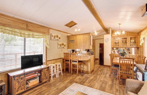 Panguitch Cabin | Creekside Cabin w/Deck & Views in Panguitch!