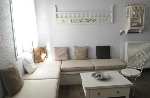 Skiros Apartment | Crisio Studios