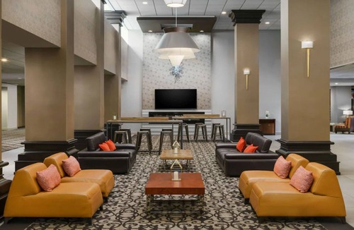 Phoenix Hotel | Crowne Plaza Phoenix Airport, Standard 2 Queens, Free Shuttle & Dog-friendly
