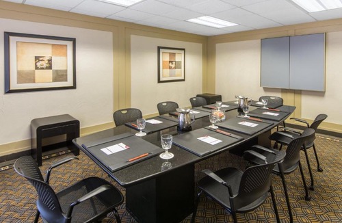 Northwest Hotel | Crowne Plaza Virginia Beach Town Center by IHG