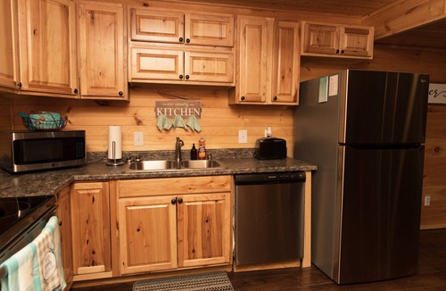 Paducah Cabin | Crowns' Cabin at Ramp 11 Retreat by Concord Sun