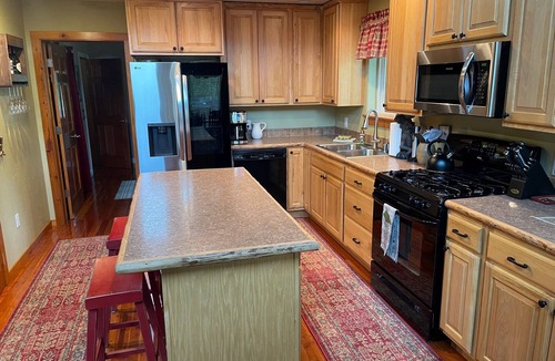 West Glacier Cabin | Custom built West Glacier cabin with private Salt Water Spa