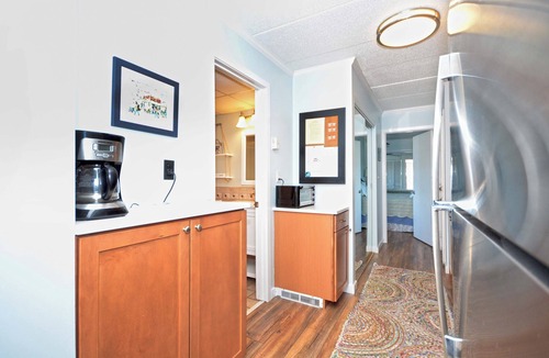 Midtown Ocean City Condo | Cute 1BR/1.5BA condo in the ocean front building with the ocean front pool and free WiFi!