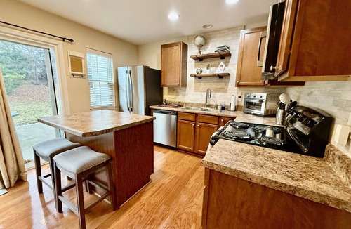 Greensboro Villa | Cute 3 Bedroom Home centrally located in the Triad.