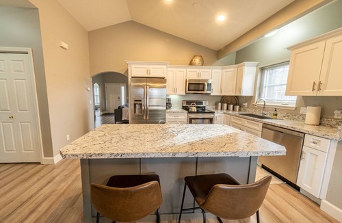 Westside House | Cute and Clean Bungalow