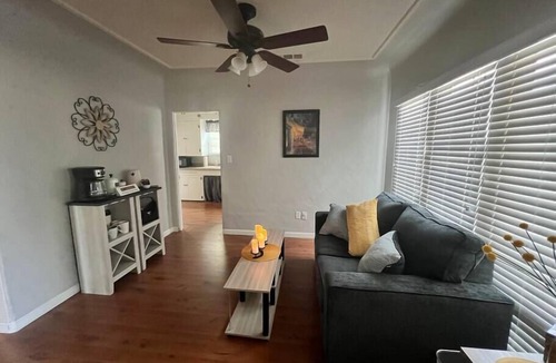 Lemoore House | Cute home walking distance to Downtown Lemoore