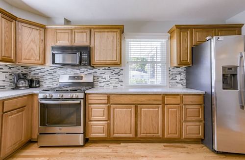 South Central Omaha House | CWS DATES AVAILABLE! BEST MIDTOWN CHARMER- MINS TO DOWNTOWN, UNMC, CWS, ZOO, CHI