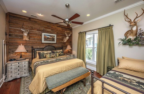 Orangeburg County Cabin | Cypress Creek Lodge - Spacious 8 bedroom 7 bathroom lodge
