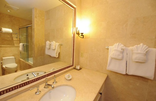 Golden Rectangle Hotel | Cypress Inn
