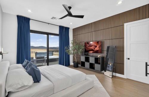 Greenehaven House | Dark Sky Haven- Hot Tub Views