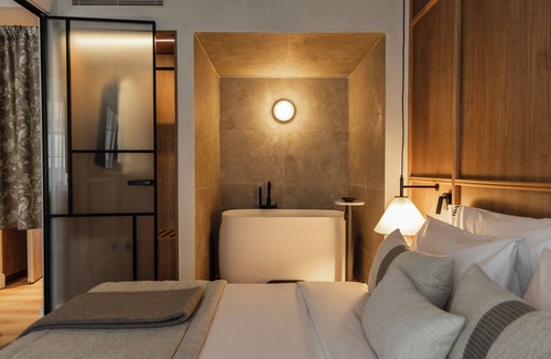 Kinosargous Hotel | Darya-J