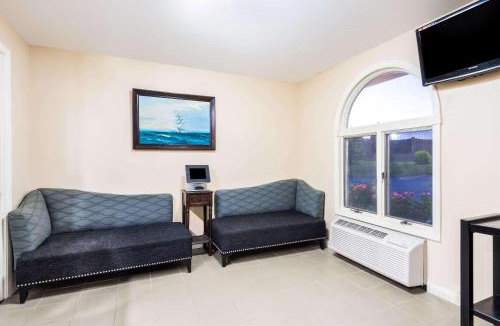 Middletown Hotel | Days Inn by Wyndham Middletown/Newport Area