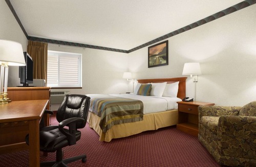 Franklin Hotel | Days Inn by Wyndham Middletown