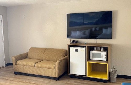 Ridgecrest Hotel | Days Inn by Wyndham Ridgecrest near China Lake Naval Station